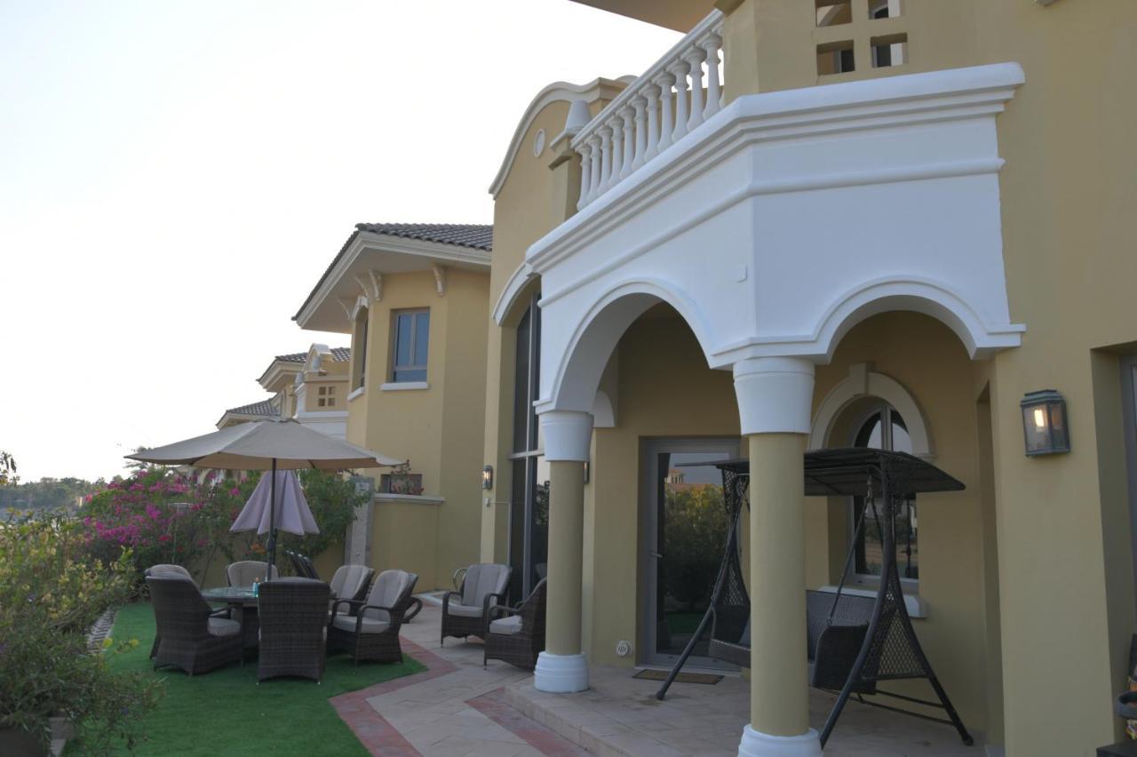 Chic 4Br Villa With Assistant Room And Private Pool On Palm Jumeirah By Deluxe Holiday Homes ดูไบ ภายนอก รูปภาพ