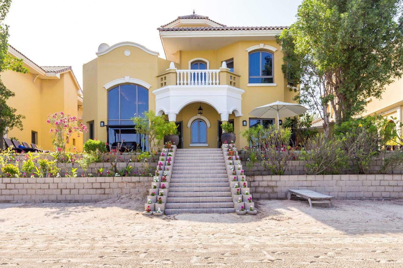 Chic 4Br Villa With Assistant Room And Private Pool On Palm Jumeirah By Deluxe Holiday Homes ดูไบ ภายนอก รูปภาพ